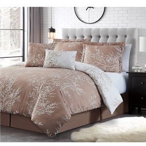 New/ Unused.6 pcs Queen Comforter Set. Microfiber Bedding Comforter, Color Tuape